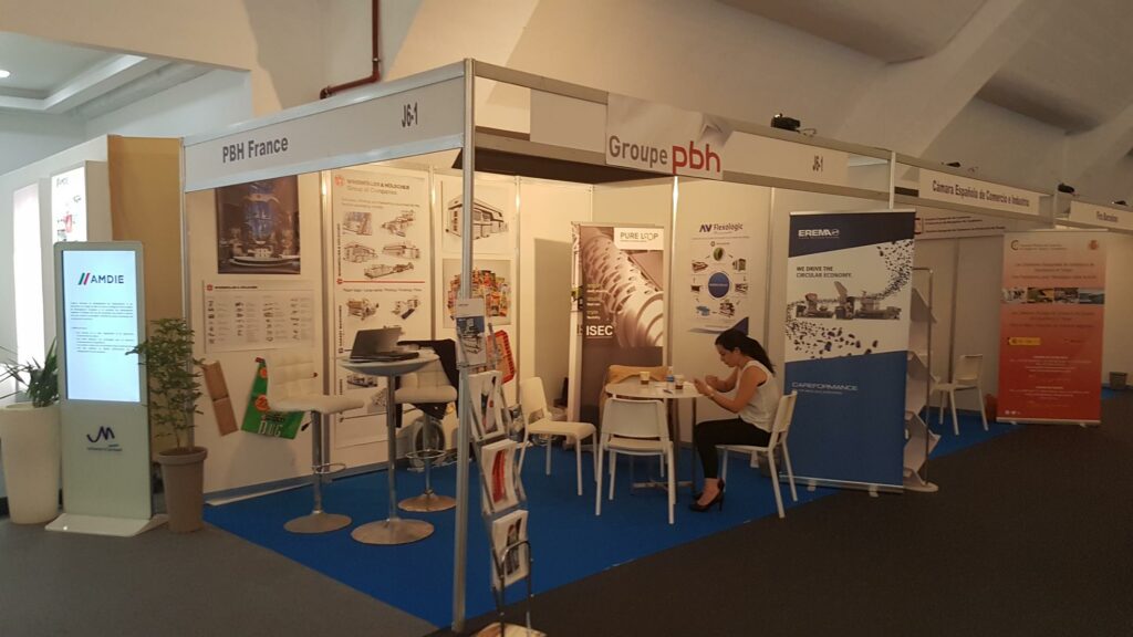 10ème édition du salon PlastExpo, dédié aux secteurs du plastique, du caoutchouc, des composites et de la pétrochimie.