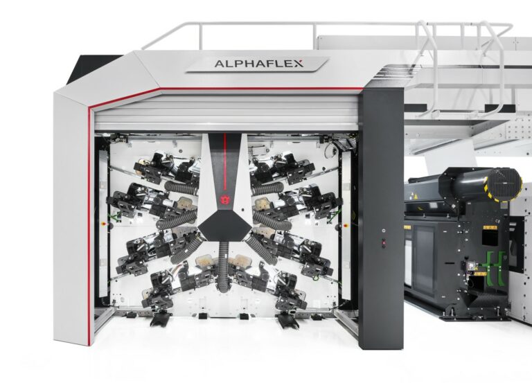 ALPHAFLEX, l’imprimeuse flexographique de Windmöller & Hölscher, démontrant sa performance et sa simplicité d’utilisation