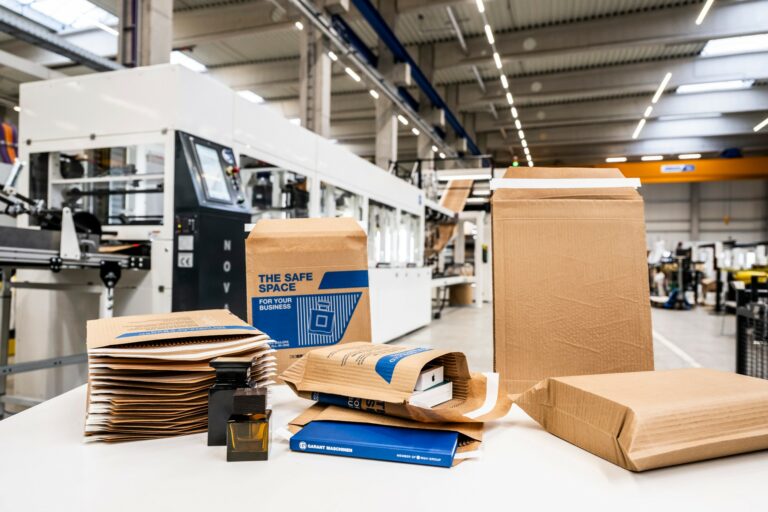 NOVARO e.BAG de Garant pour la fabrication de sacs papier à couture latérale